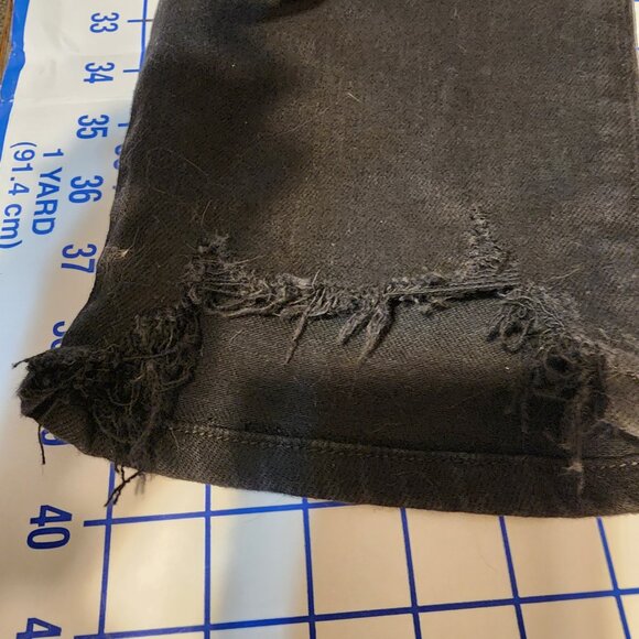 Good American Classic Chewed Hem Slim Straight Jeans NWT Black Size 14 - Picture 5 of 16